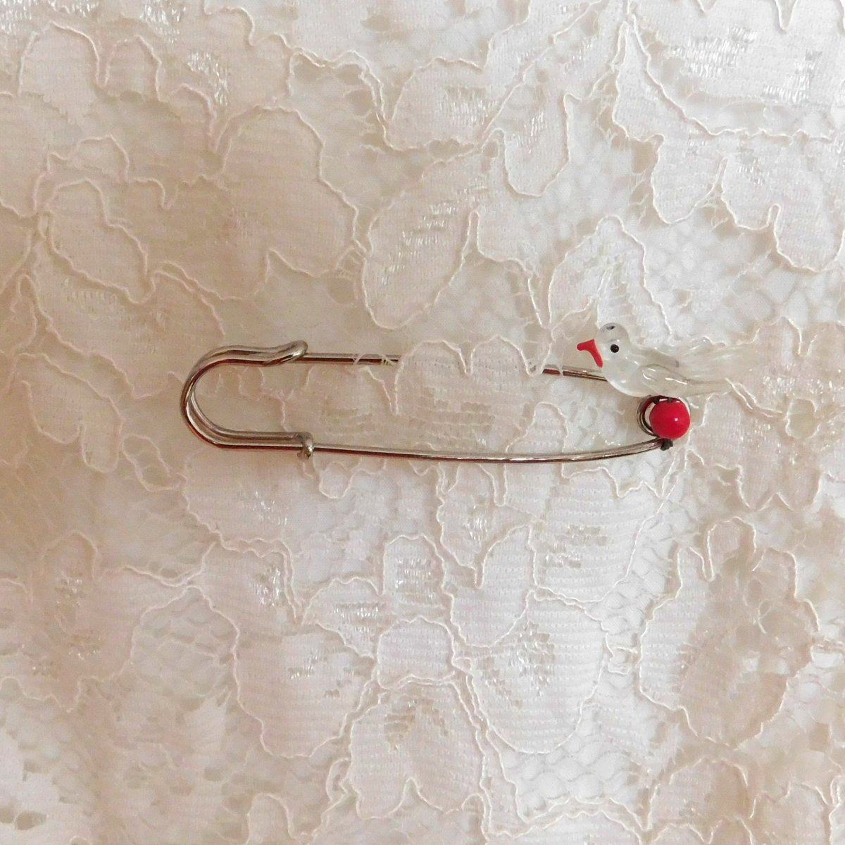 Ozdobný spínací špendlík, ptáček