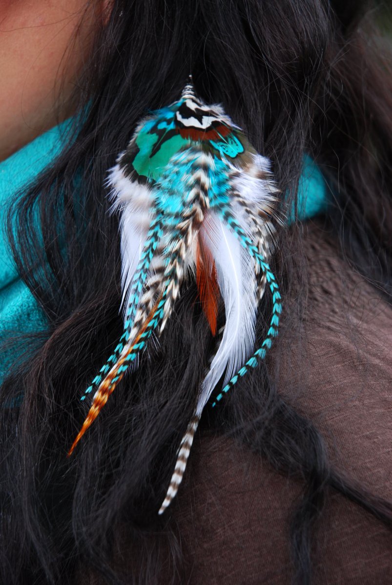 Peříčkový hair clip