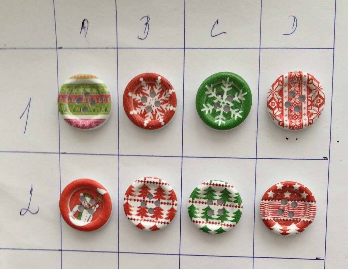 Dřevěné knoflíky - 2 kusy.