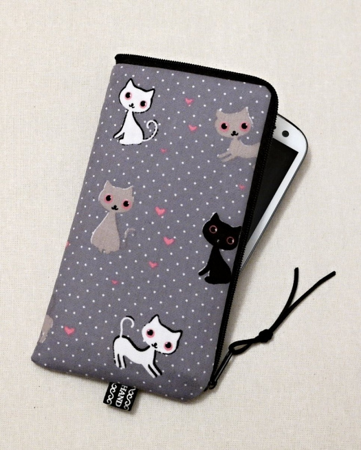 ZAKÁZKA - Rozměry: 147 mm, 73 mm, 7,6 mm).