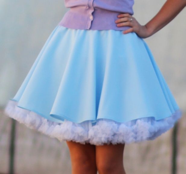 FuFu sukně světle modrá s bílou spodničkou