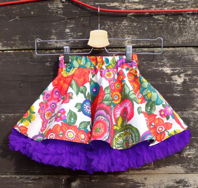 Mini verze FuFu sukně květovaná1 s fialovou spodničkou