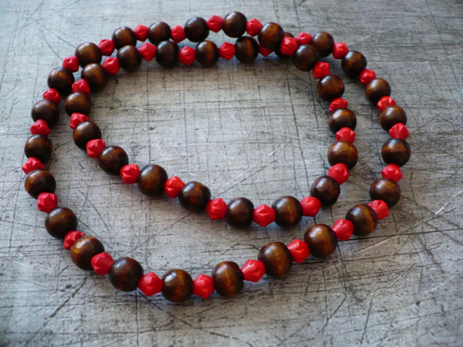 Červeno-hnědé korále