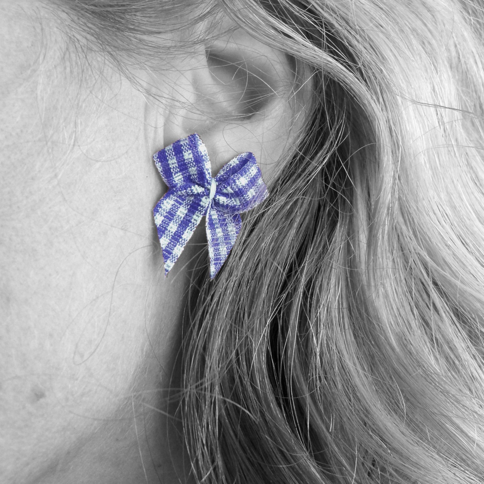 Veselé mašličky - náušnice kostka m