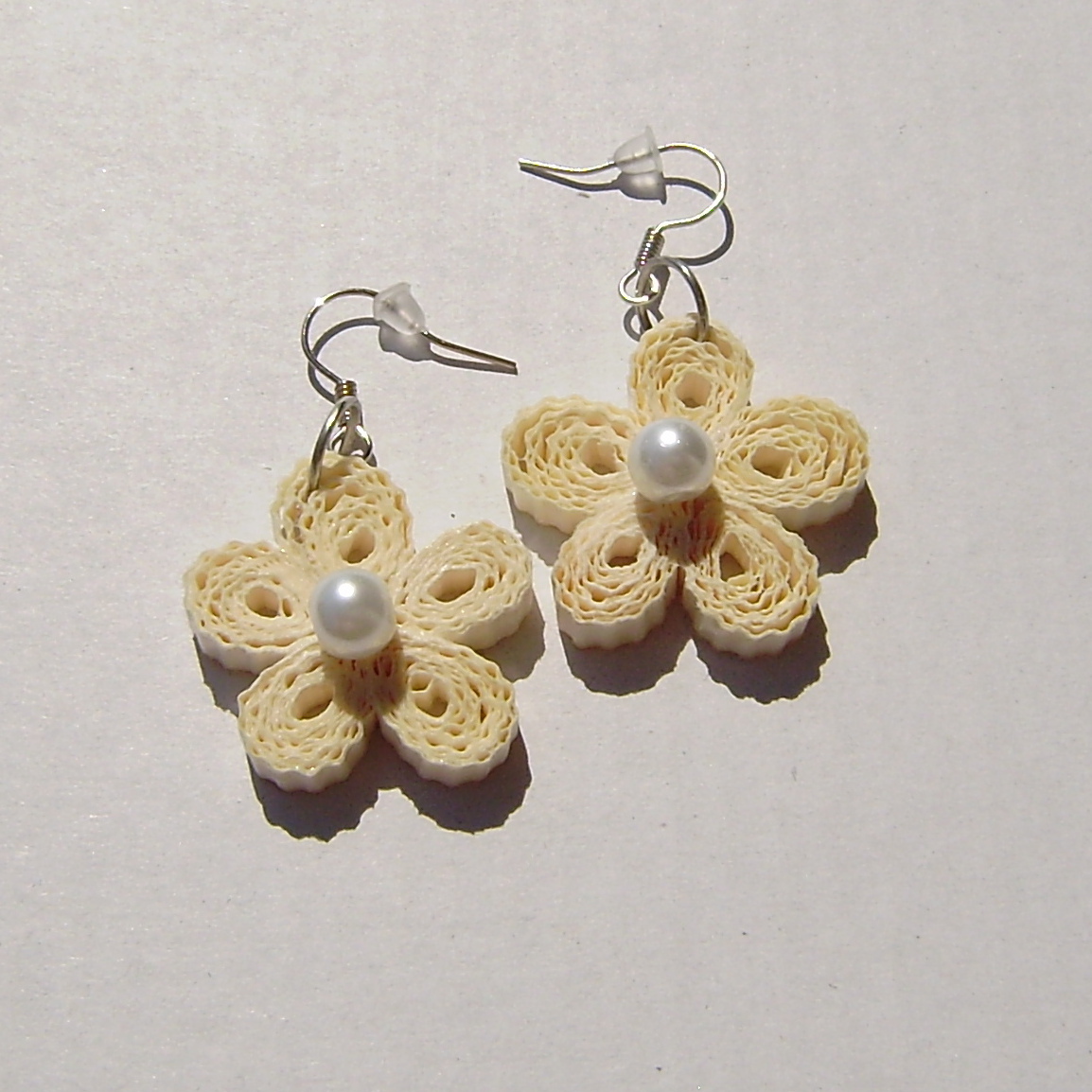 Elegantní květy s korálkem