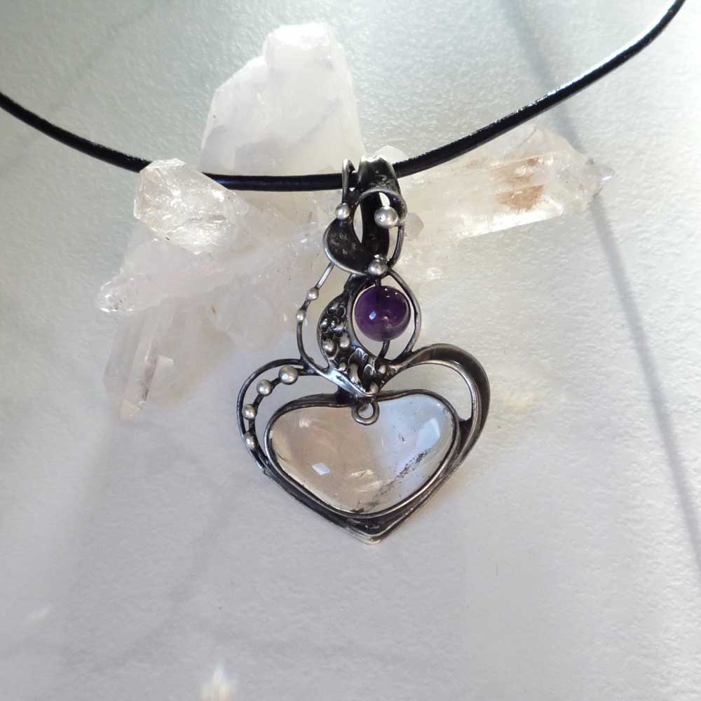 Srdíčko s křišťálem a ametystem