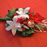 Vánoční kytice červenobílá s doutníčky a peříčky