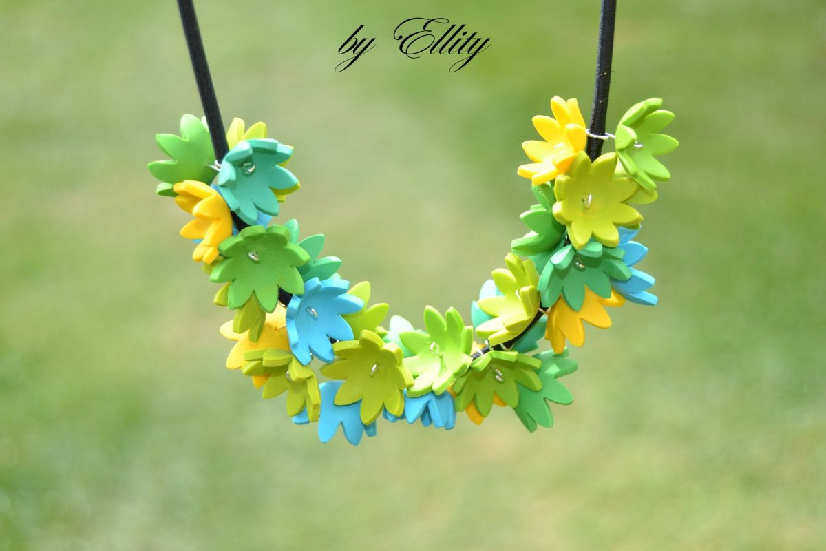 Kytičky napravo i nalevo