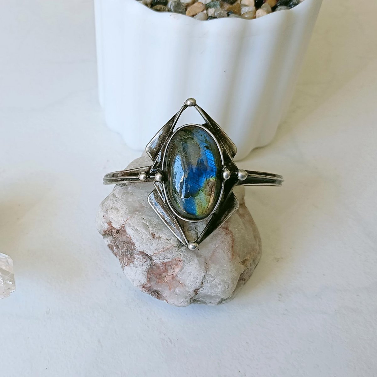 Všemi směry - labradorit náramek