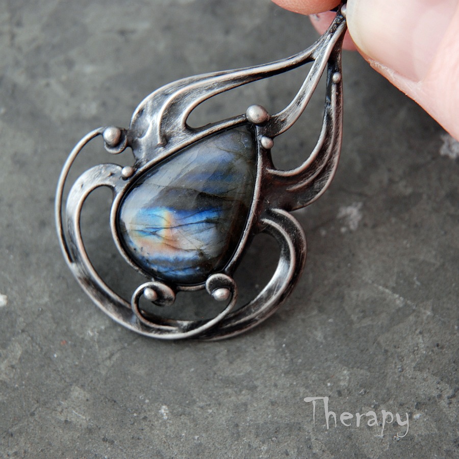 Labradorit s trochou romantiky