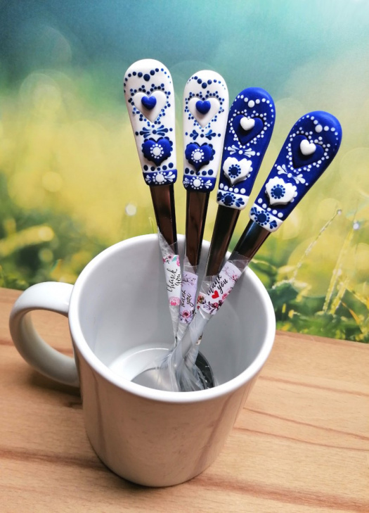 Latté - Folklorní modrobílá srdíčka