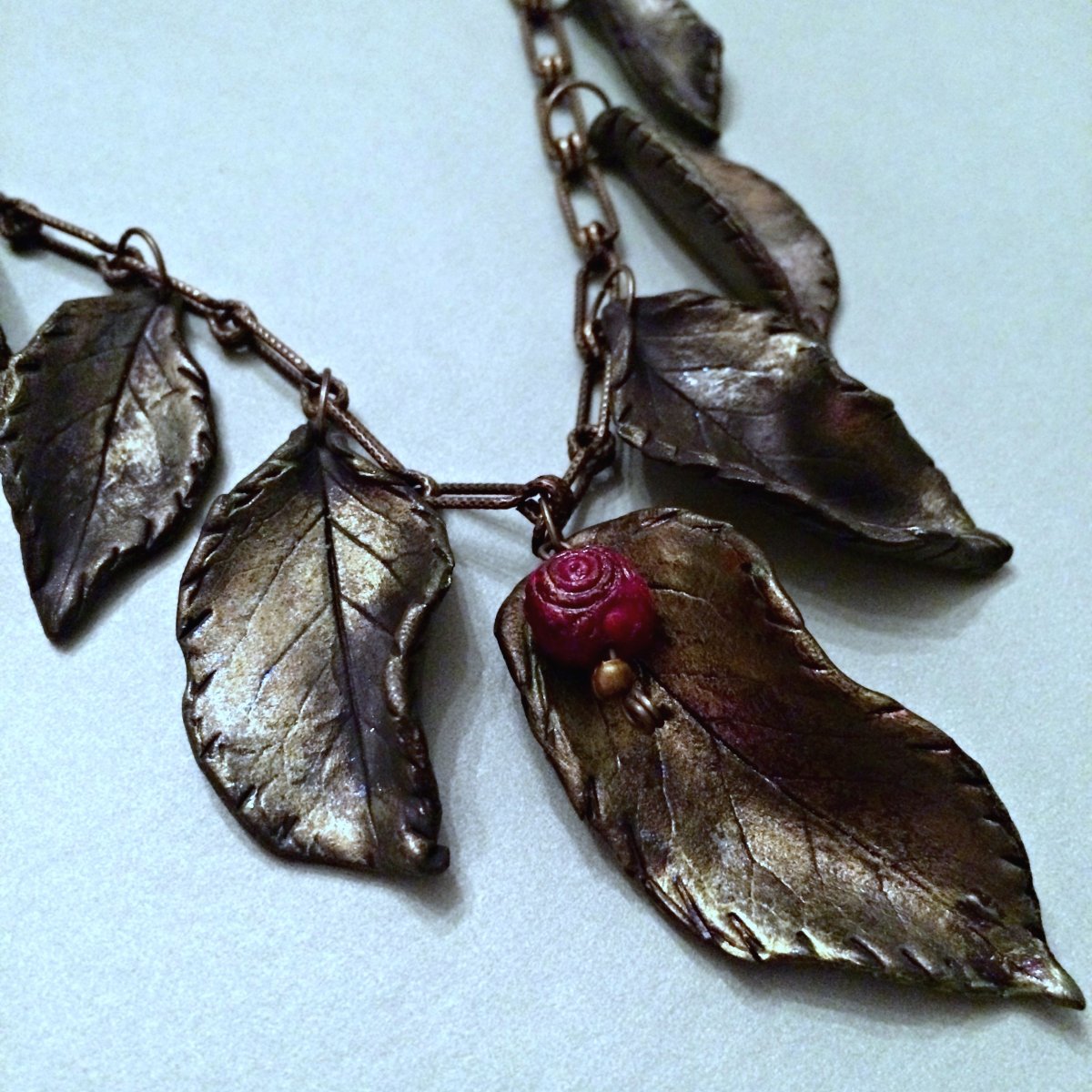 Náhrdelník fimo Listy