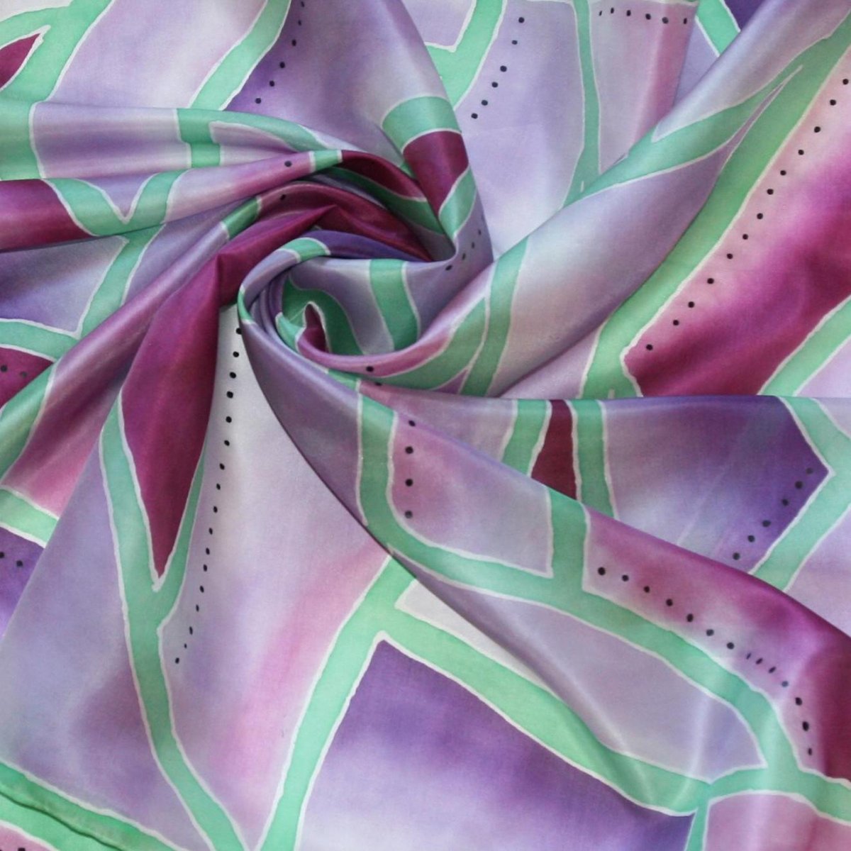 Malovaný hedvábný šátek: Muší křídlo fialové