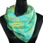 Malovaný hedvábný šátek: Žluté květy v zelené
