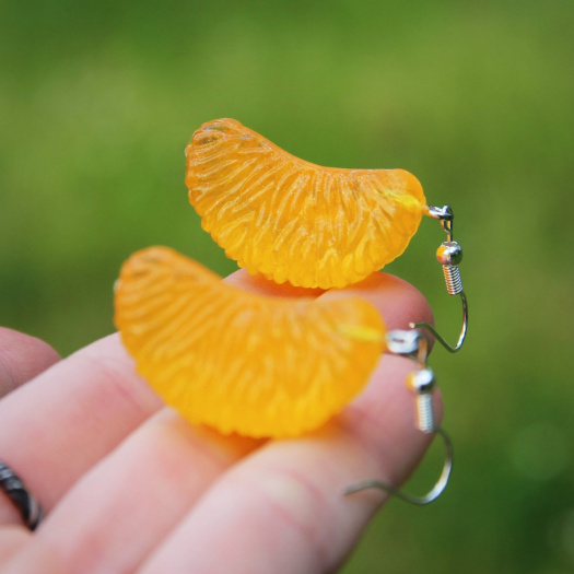 mandarinky náušnice resin