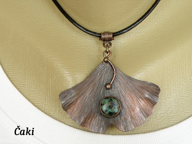 Jinan dvoulaločný s tyrkysem