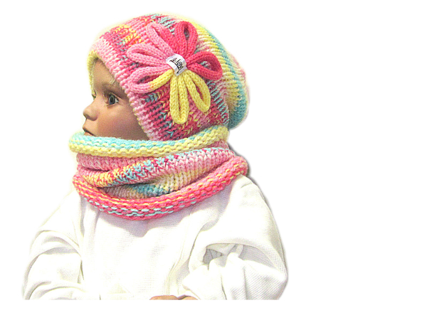 ČEPIČKA S TUNÝLKEM A APLIKACÍ