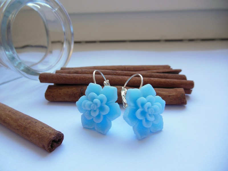 Modré kytičky s třpytkami