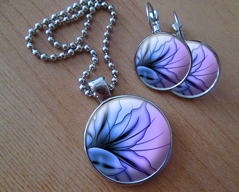 Sada náušniček a přívěsku 