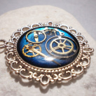 Modrý steampunkový náhrdelník