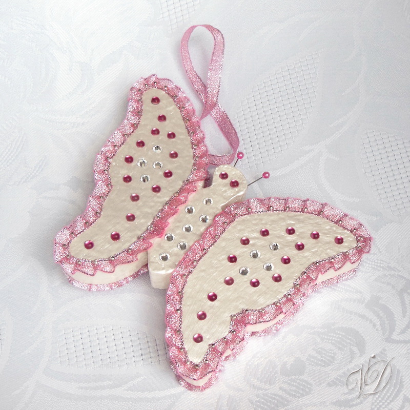 Motýl perleťový růžový