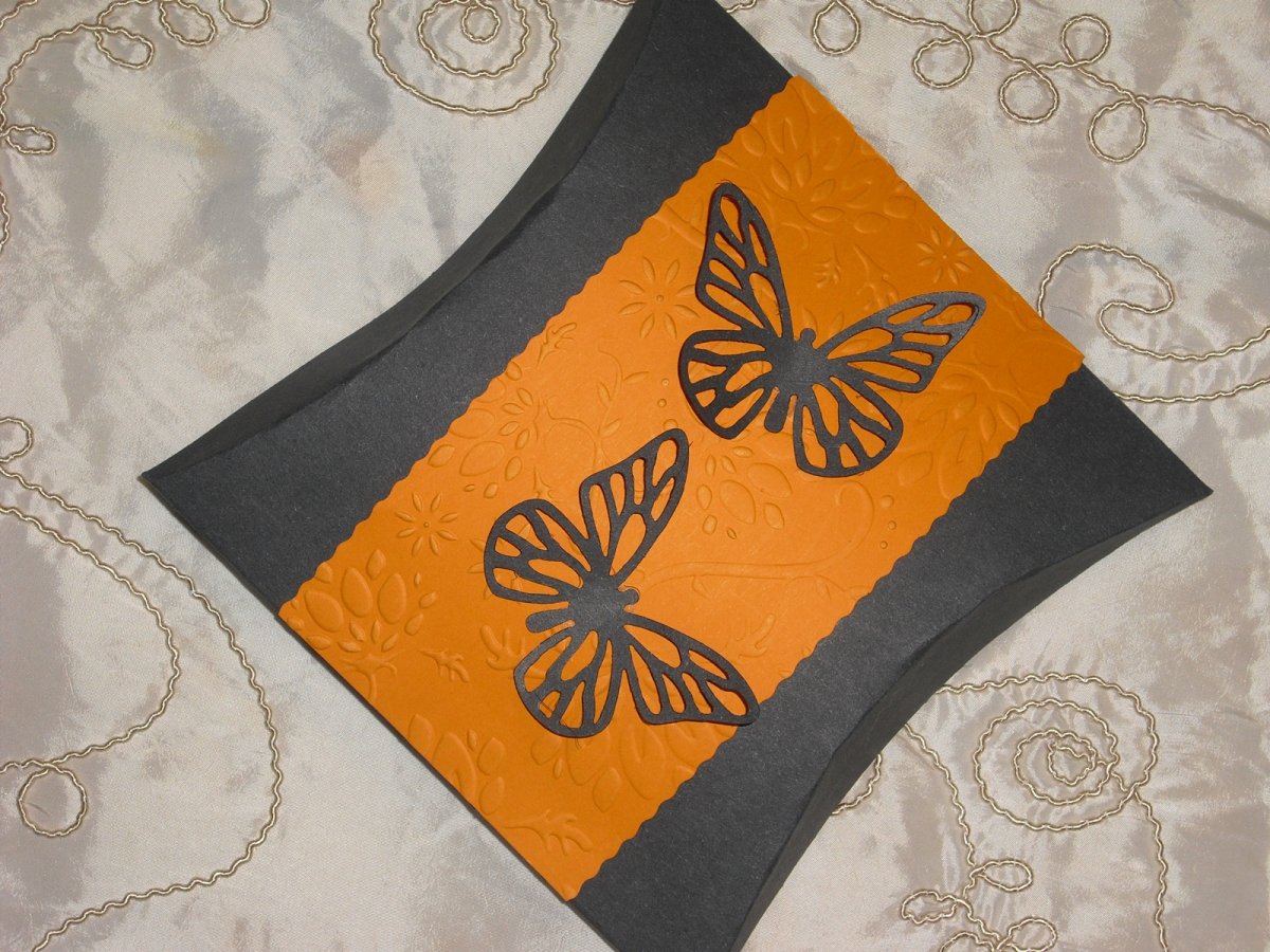 Dárková krabička s motýlky