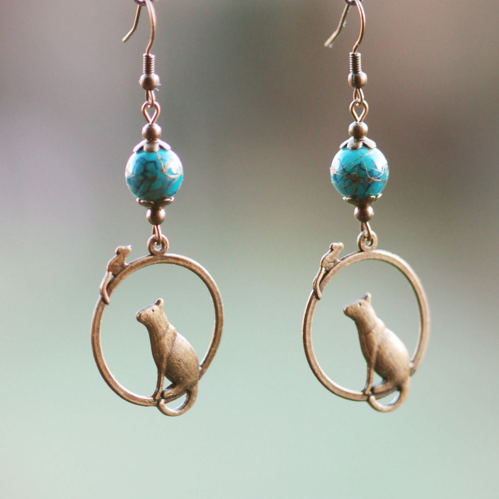 Kočky s myšmi v bronzu