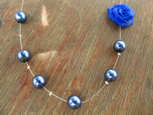 Perličkový náhrdelník s růží