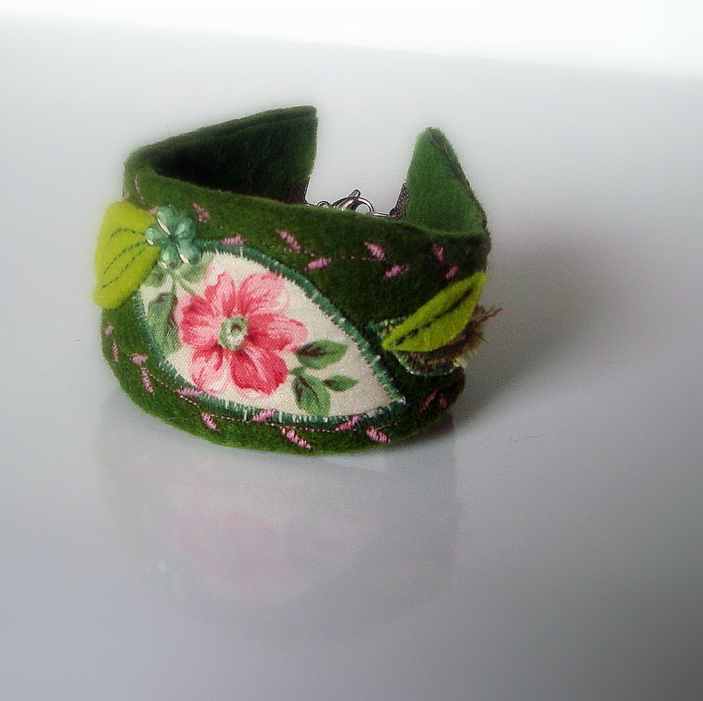 Náramek z filcu -Zahrádka