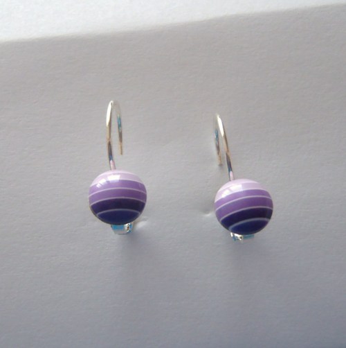 visací náušnice fialový proužek