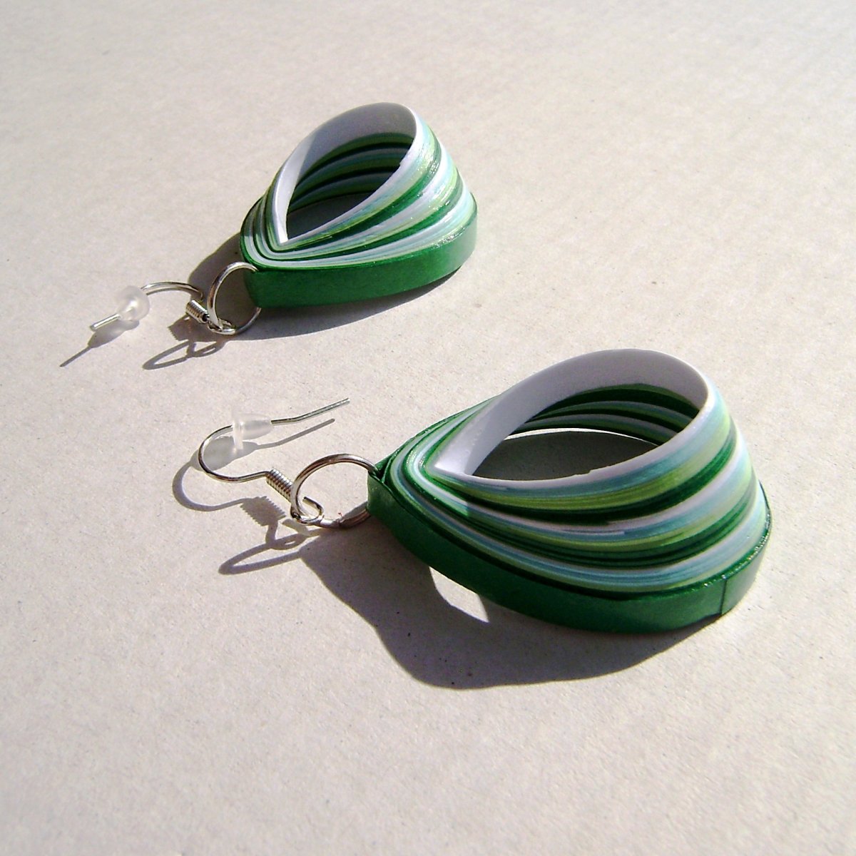 Modro-zelené vyboulenky (kapky)