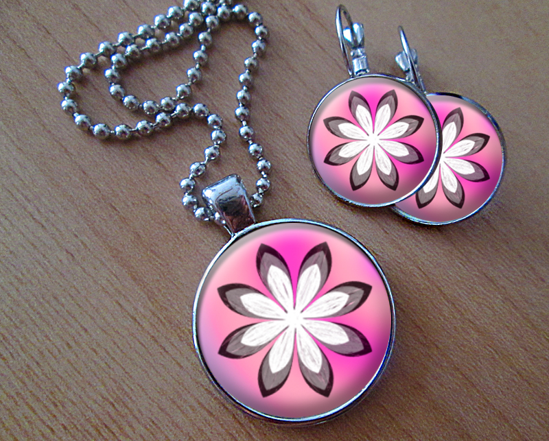 Sada náušniček a přívěsku 