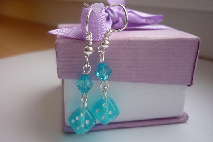 Naušnice hodíme si kostkou - tyrkys