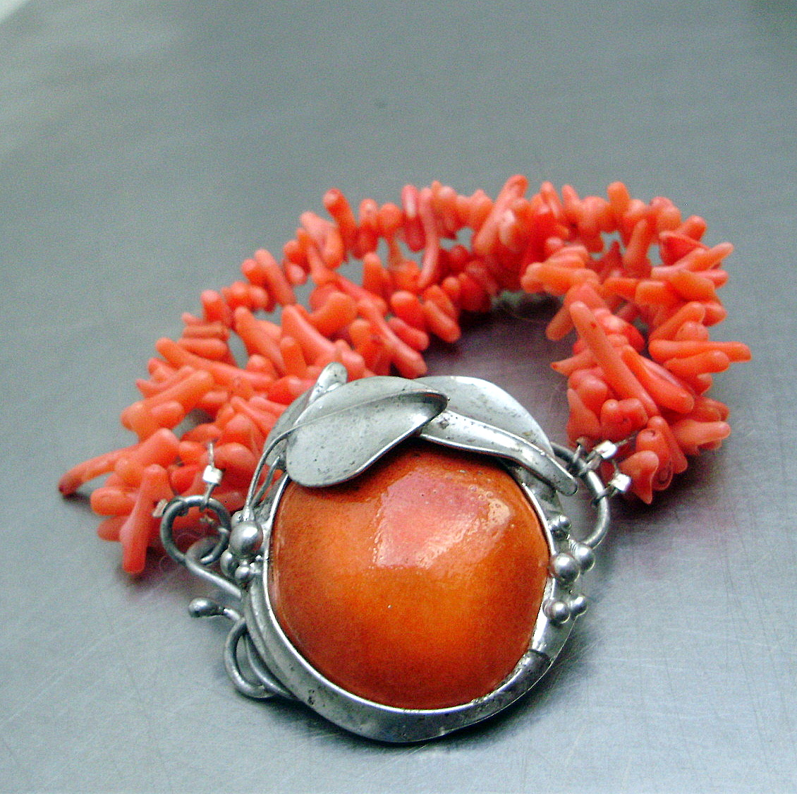 ORANŽOVÝ S LÍSTKY