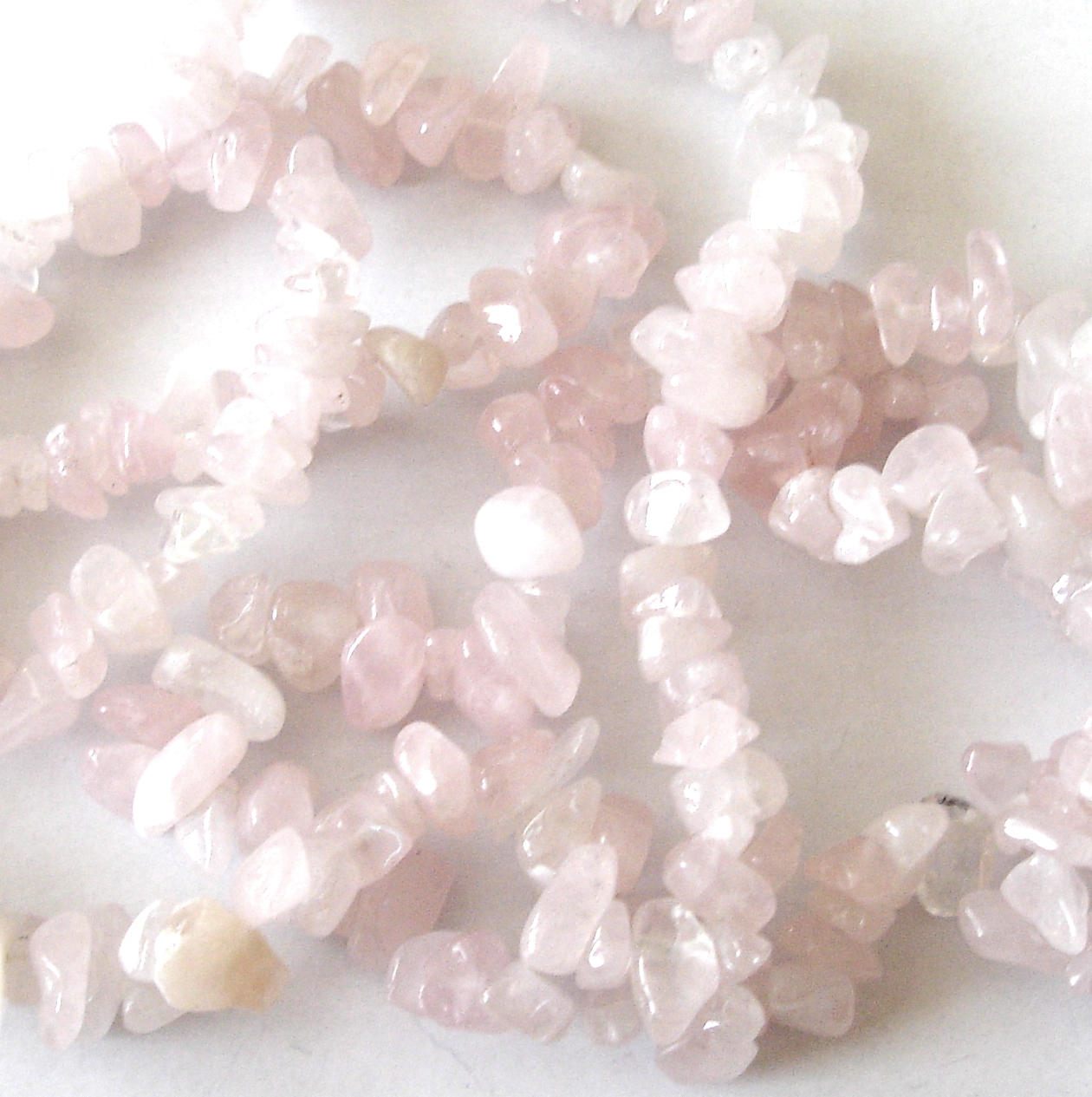 Zlomky přírodních minerálů - obroušené - 20 cm