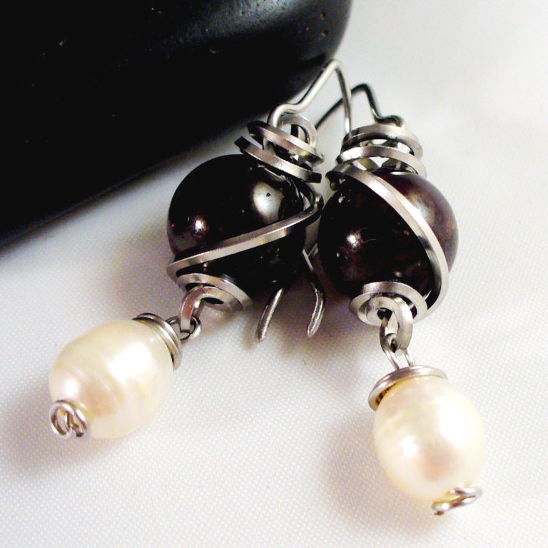 NÁUŠNICE Pro královnu