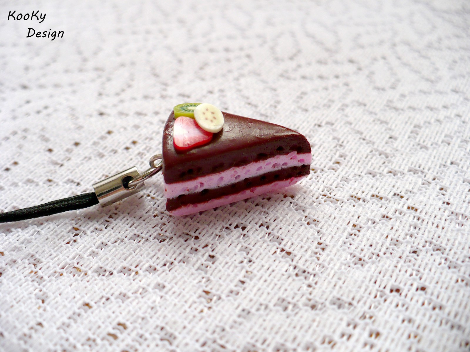 Přívěsek na mobil - dortík