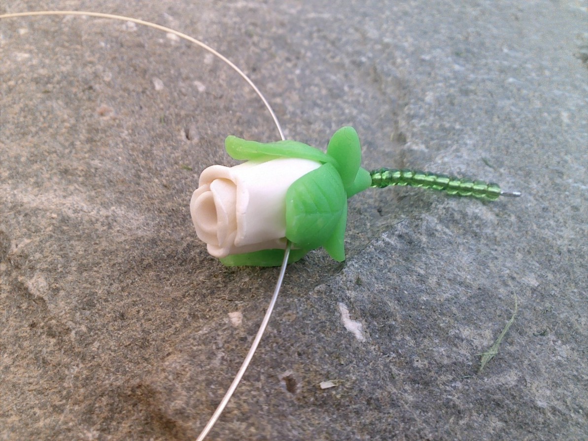 Náhrdelník, Růže, královna květin bílá