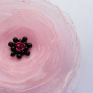 Růžová organzová květinka