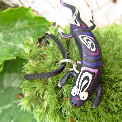 Varan na krk - fialový