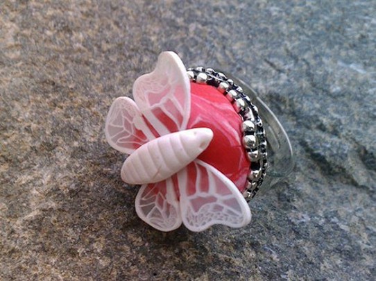 Prsten, motýl, starobylý styl