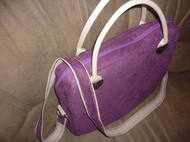 Fialová fialka-kabeluška