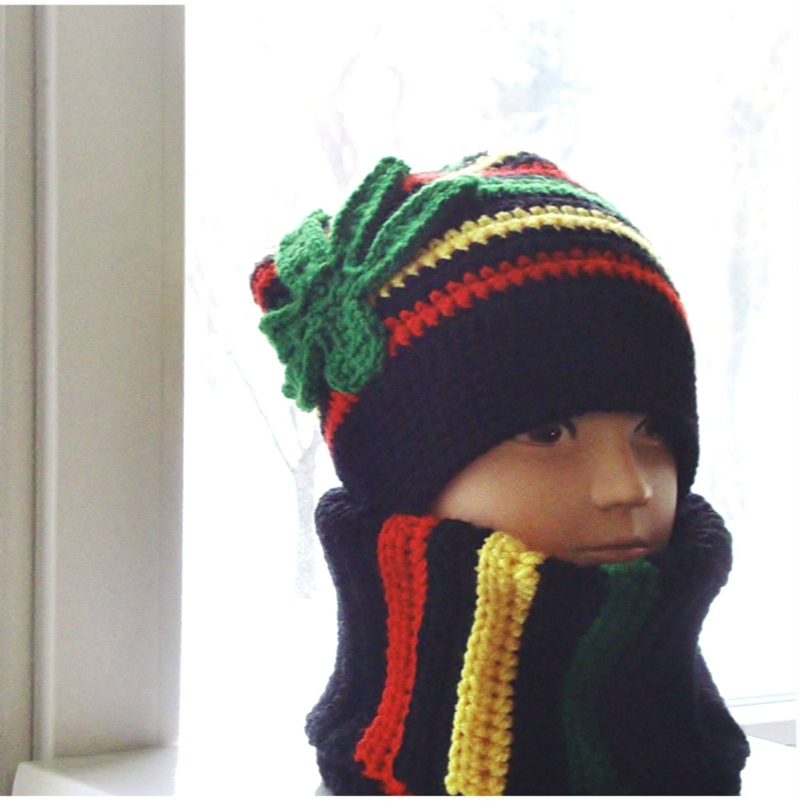 Háčkovaný nákrčník