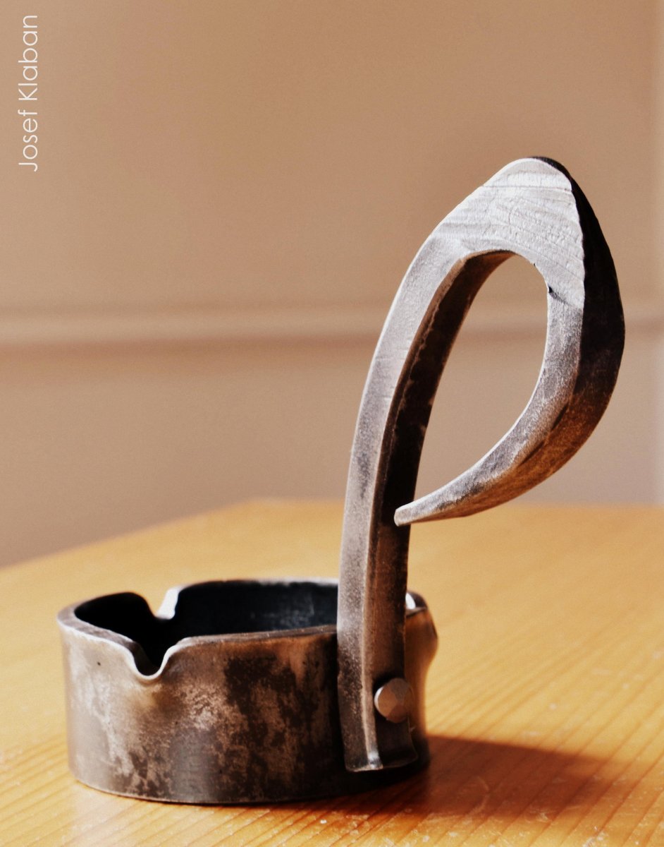 Kovaný popelník "SPINE"