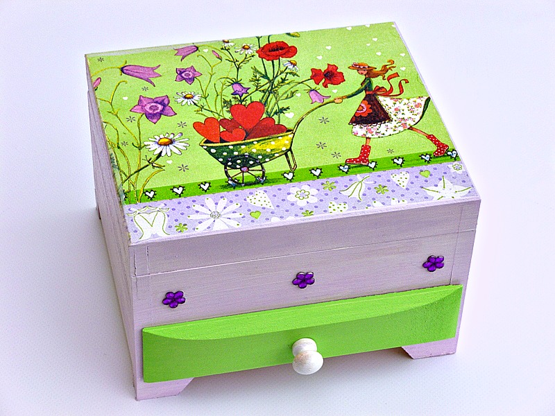 patrová šperkovnice se zrcadlem