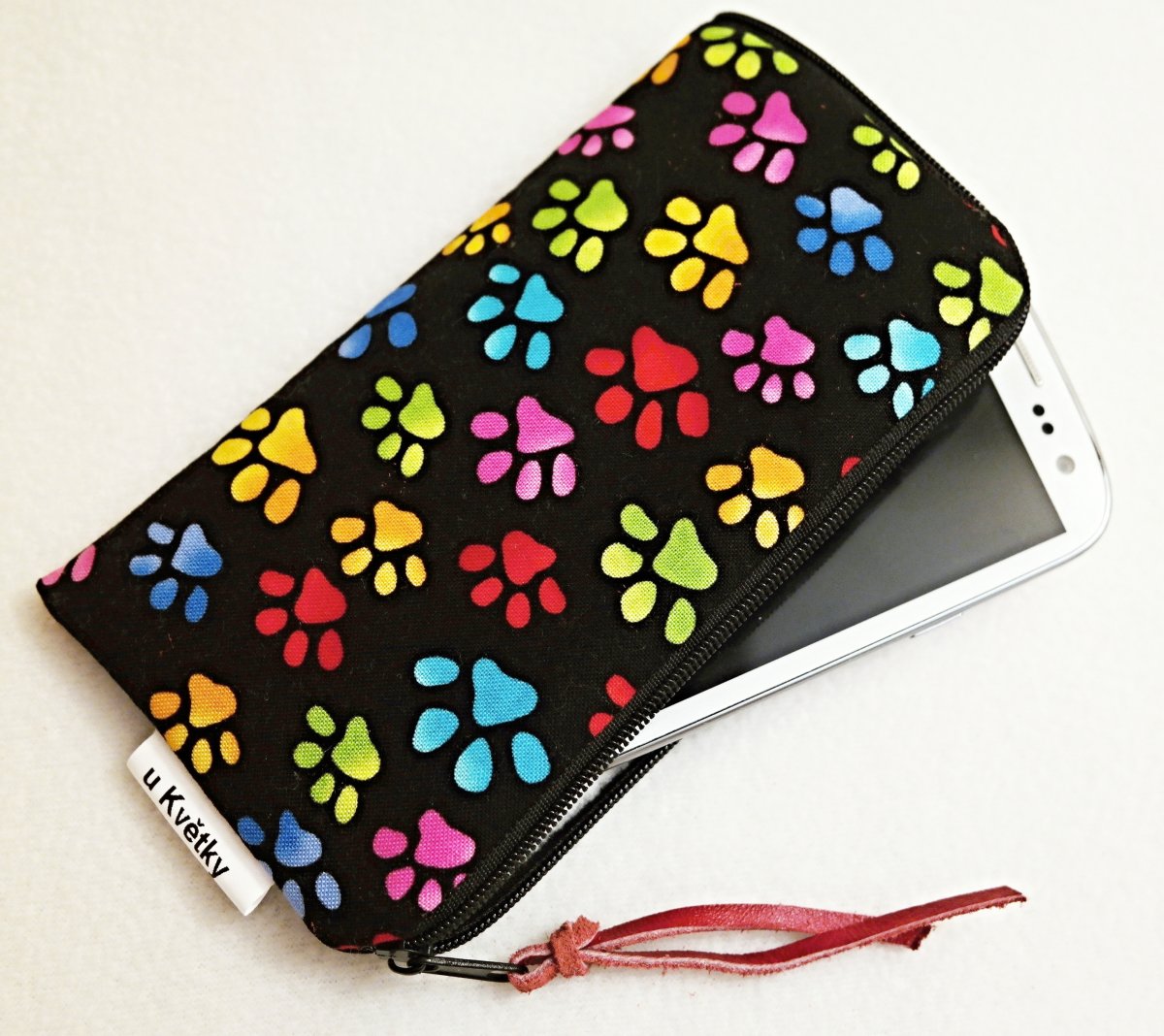 BAREVNÉ TLAPKY - obal na mobil (zakázka)