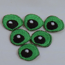 Vyšívané oči zelené s jiskrou 2cm 1 pár