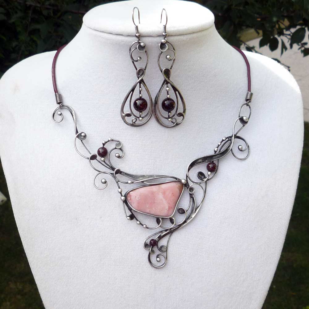 Souprava opál s granáty