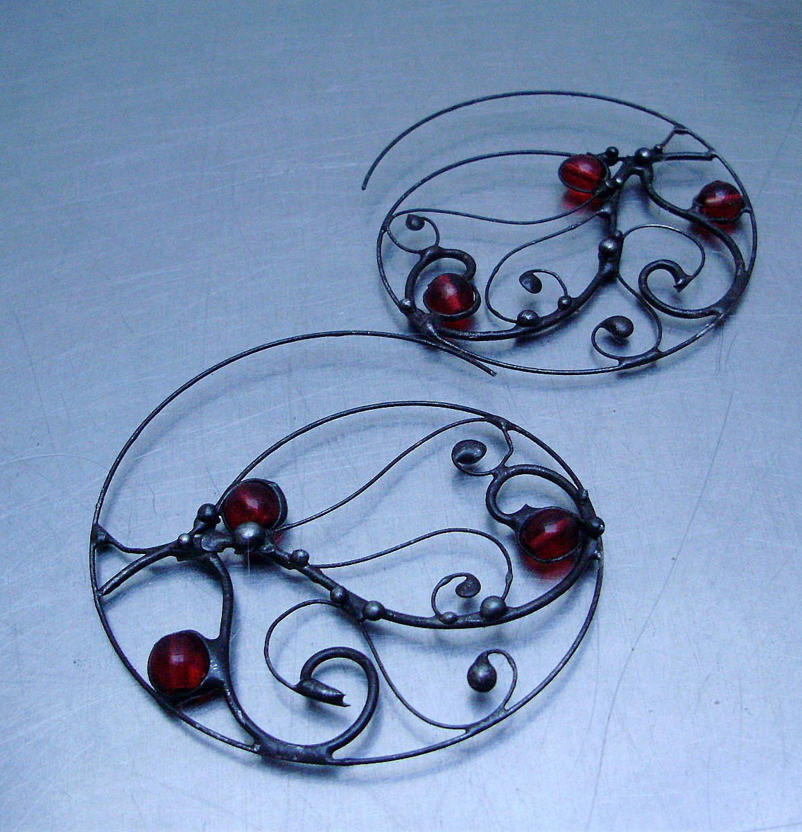 ČERVENÉ ORNAMENTKY