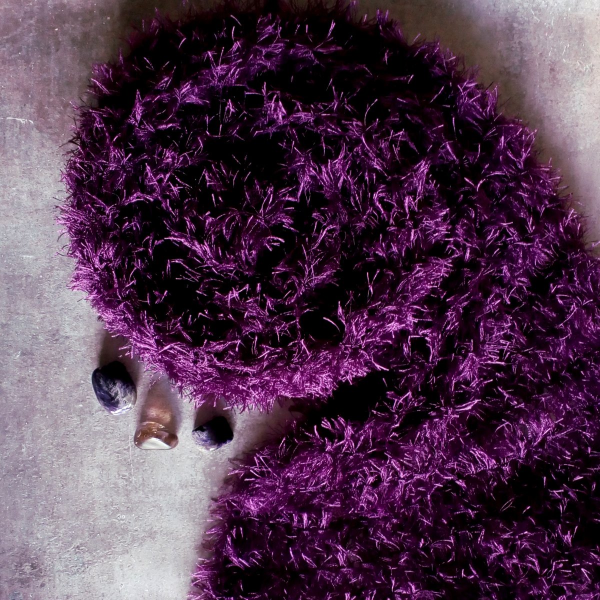 Závoj z ostružin - luxusní společenský šál / pléd